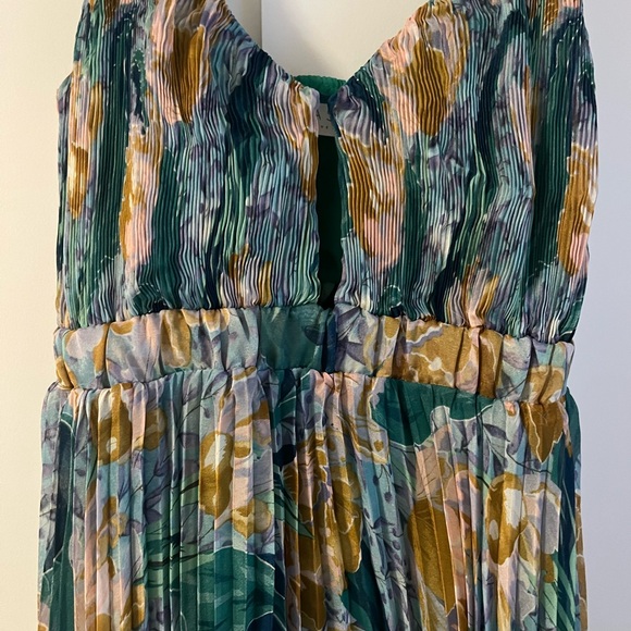 ASTR The Label Maxi Dress with Gold Chain Straps - Size XS - Picture 2 of 3